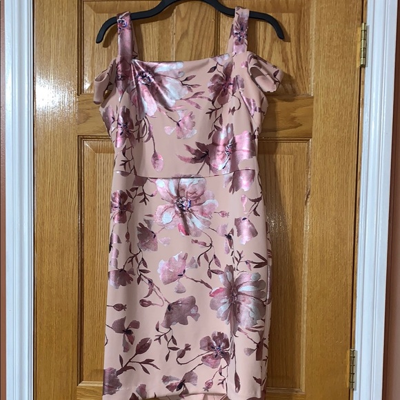 New York & Company Dresses & Skirts - Metallic Pink Floral Dress